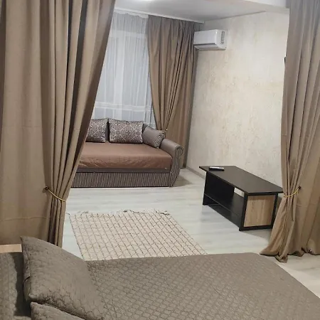 гарант сіті Apartamento *